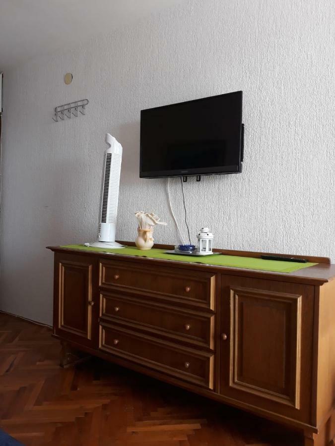 Apartman Grospic 2 Cesarica Exterior photo